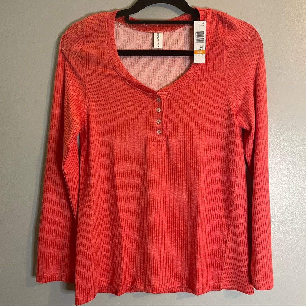 HUE NWT Women's Sleepwear Pajama Top Long Sleeve very soft Shirt SZ/SM Coral
